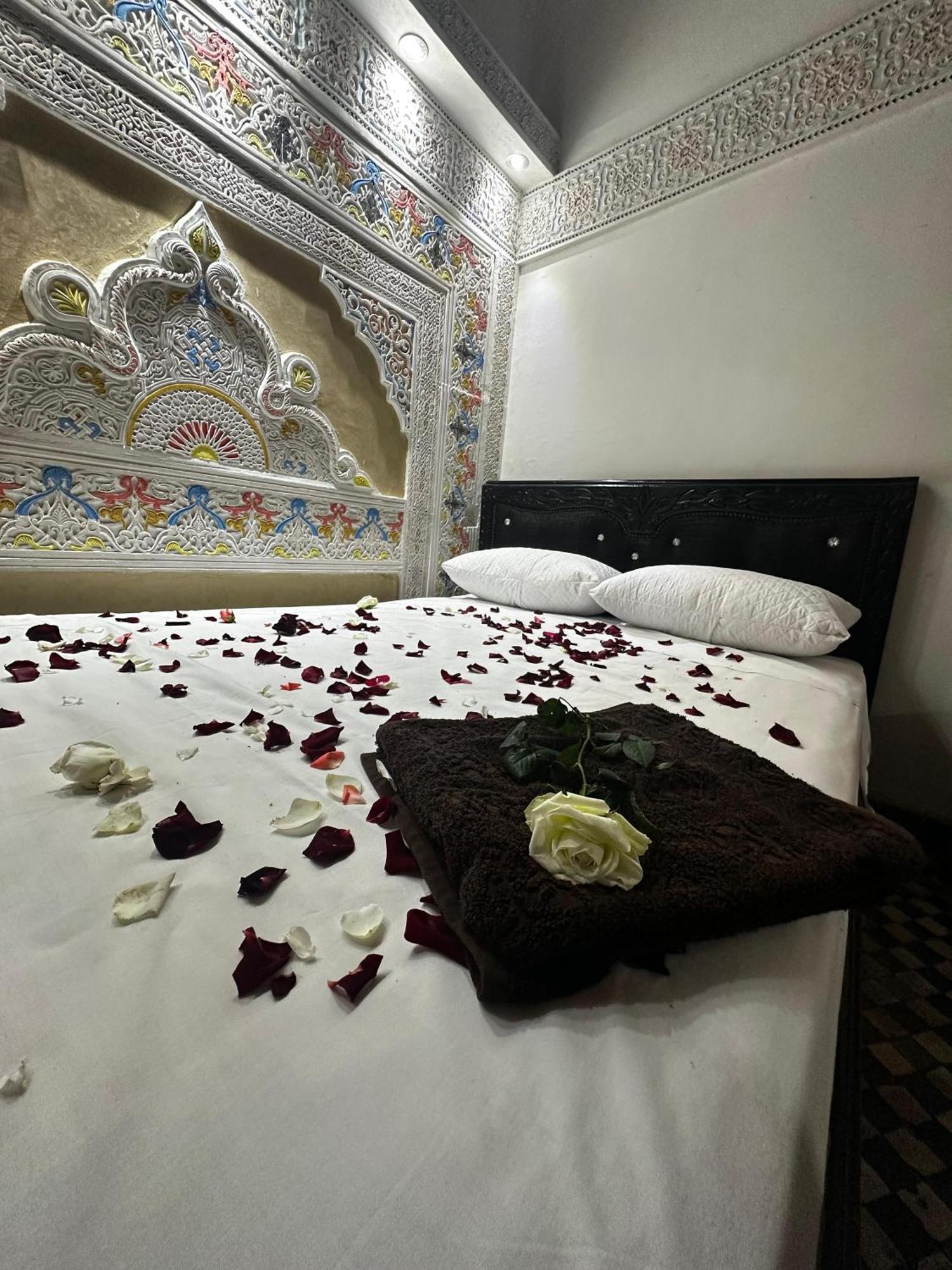 Riad Zohor Fez Buitenkant foto