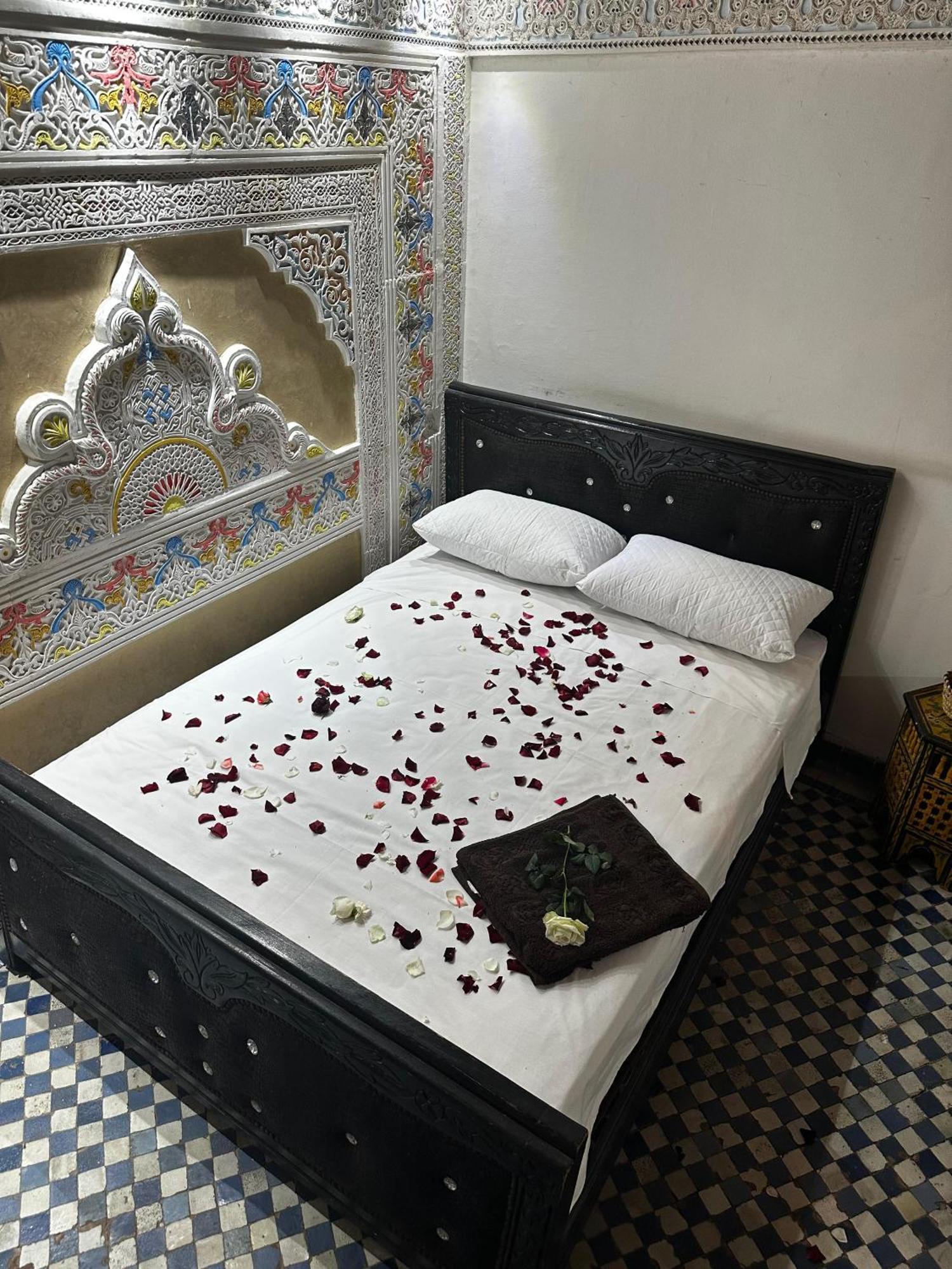 Riad Zohor Fez Buitenkant foto
