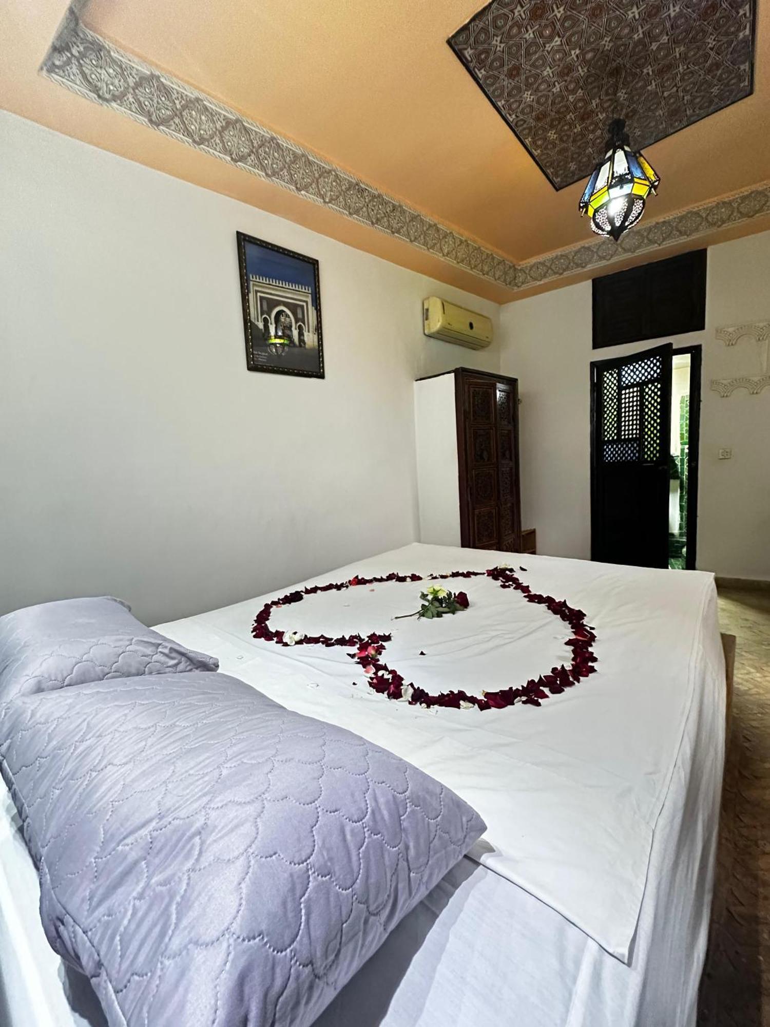 Riad Zohor Fez Buitenkant foto
