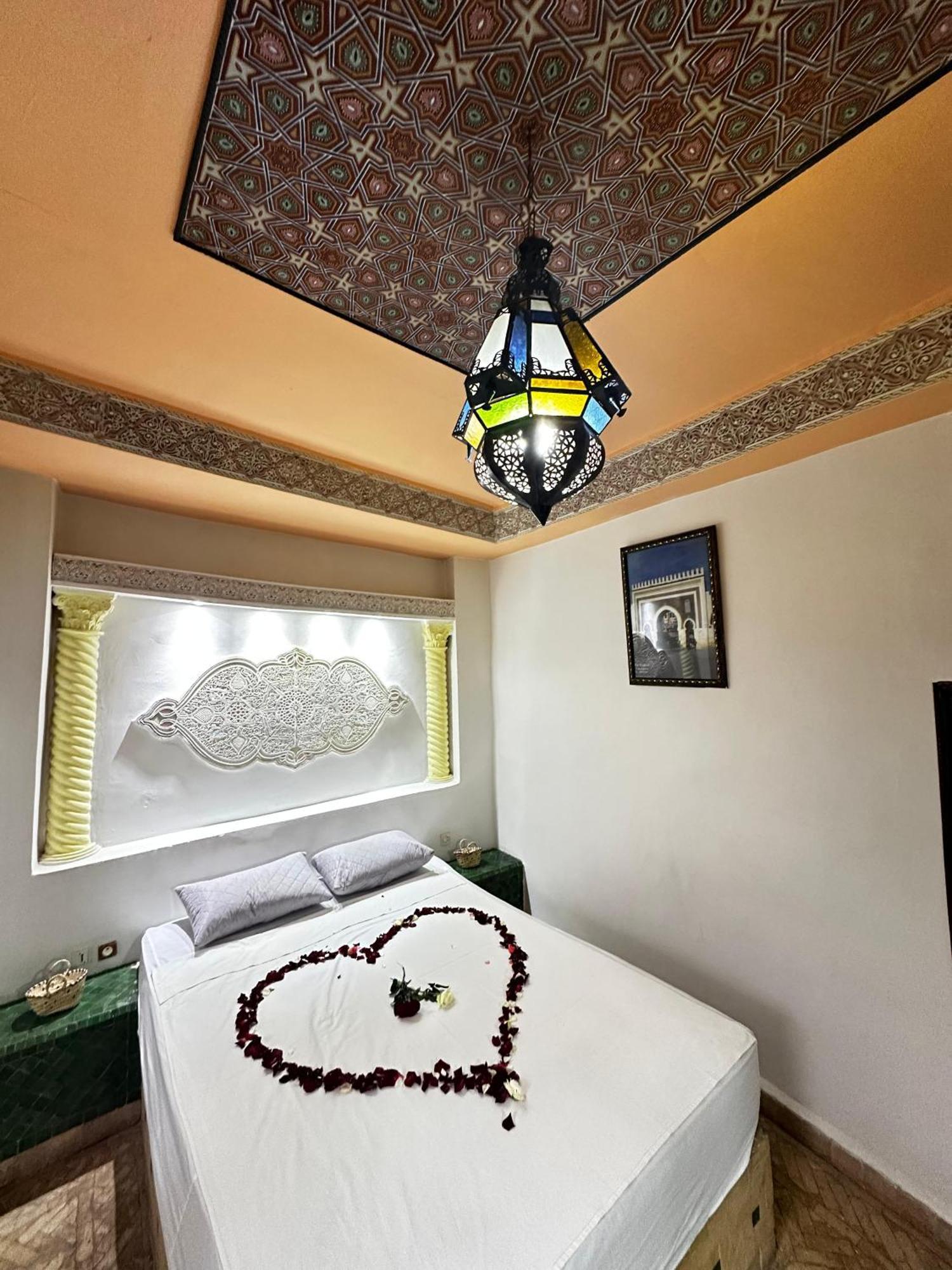 Riad Zohor Fez Buitenkant foto